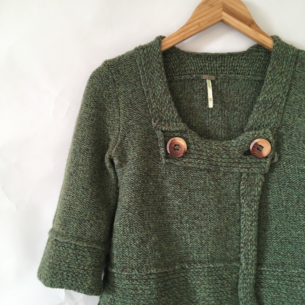 FP// vintage wool crop cardigan wood buttons XS - Picture 2 of 8
